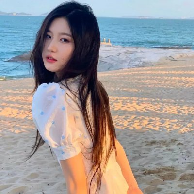 蒙娜丽莎与血月亮